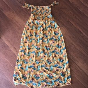 Forever 21 Maxi Dress sz Medium Summer Time!!!